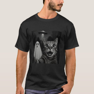 Funny Halloween Selfie Cat with UFO Spaceship and T-Shirt