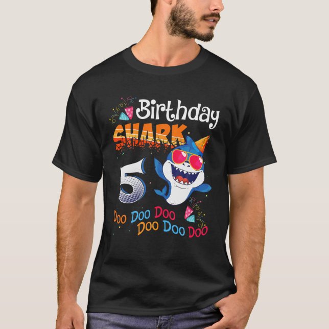 Funny Kids Baby Shark 5 Years Old 5Th Birthday Doo T-Shirt (Front)