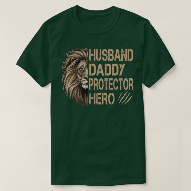 Funny Lion Dad Husband Daddy Protector  T-Shirt (Design Front)