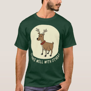 Funny Reindeer Christmas Pun Sleighs Well With Oth T-Shirt