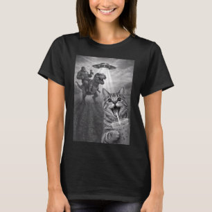 Funny Scared Cat Selfie UFO Bigfoot Drinking T-Shirt