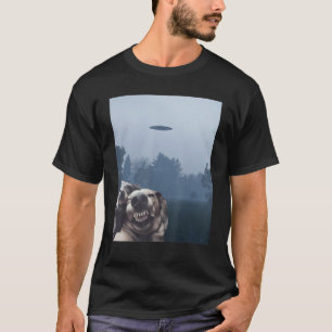Funny selfie Dogs With Alien UFO Funny Dog With hi T-Shirt