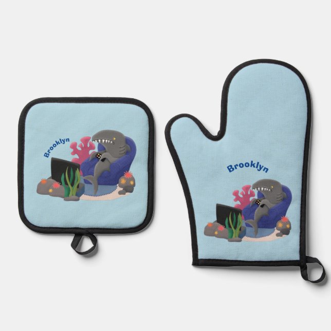 Funny shark watching TV cartoon Oven Mitt & Pot Holder Set (Front)