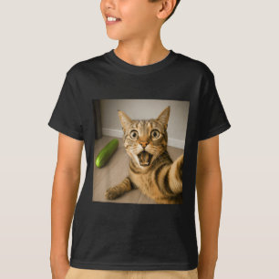 Funny Shocked Cat Selfie With Cucumber Meme Design T-Shirt