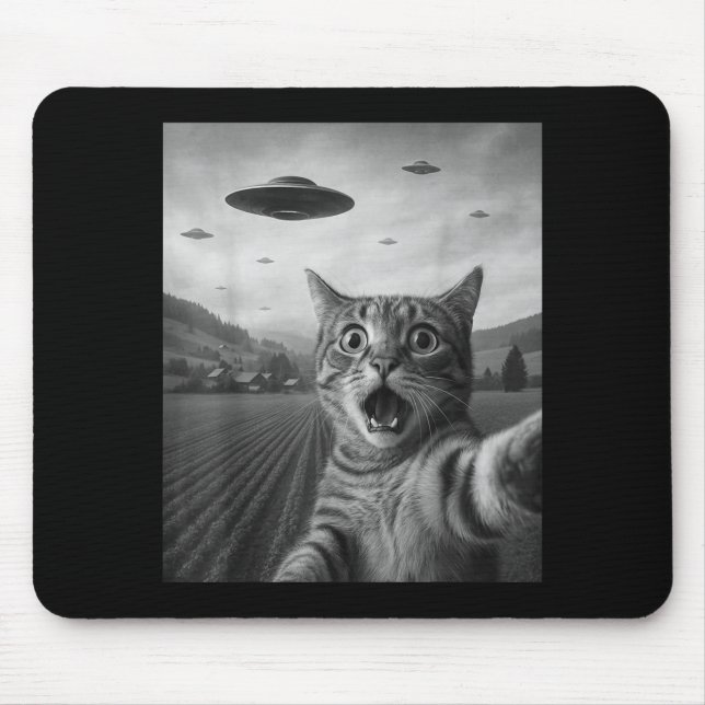 Funny Surprised Ed Cat Selfie With Alien Ufo Cat U Mouse Pad (Front)