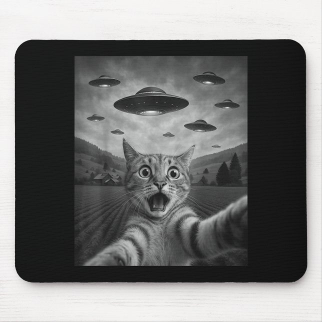 Funny Surprised Ed Cat Selfie With Alien Ufo Cat U Mouse Pad (Front)