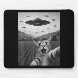 Funny Surprised Ed Cat Selfie With Alien Ufo Cat U Mouse Pad
