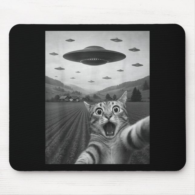 Funny Surprised Ed Cat Selfie With Alien Ufo Cat U Mouse Pad (Front)