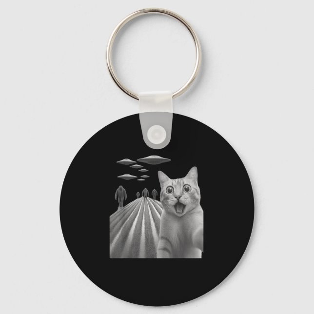 Funny Surprised Scared Cat Selfie With Bigfoot And Keychain (Front)