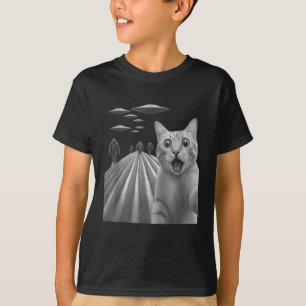 Funny Surprised Scared Cat Selfie With Bigfoot And T-Shirt