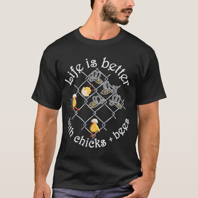 Funny TicTacToe Chicken Bees Wire Mesh Game Beekee T-Shirt (Front)