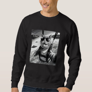 Funny Vintage Skydiving Cat Selfie with Alien UFOs Sweatshirt