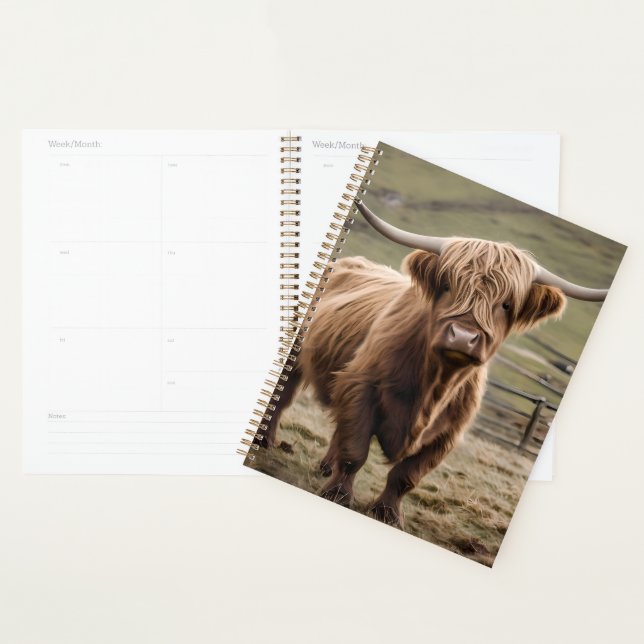 **"Furry Majesty : The Woolly Brown Highland Cow"* (Devant avec enveloppe)