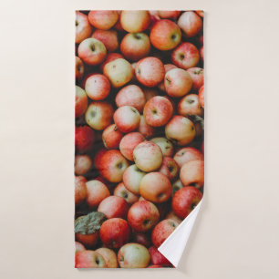 GALA APPLES BATH TOWEL