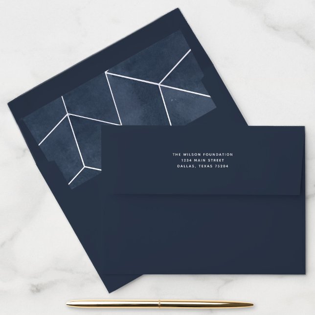 Gala géométrique bleu Marine Enveloppe d'adresse d (Navy blue return address envelope with watercolor geometric liner.)
