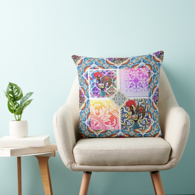 Galo de Barcelos, Portugal Throw Pillow (Chair)