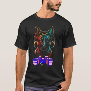 Gaming Belgian Malinoi Dog Player Video Gamer Men T-Shirt