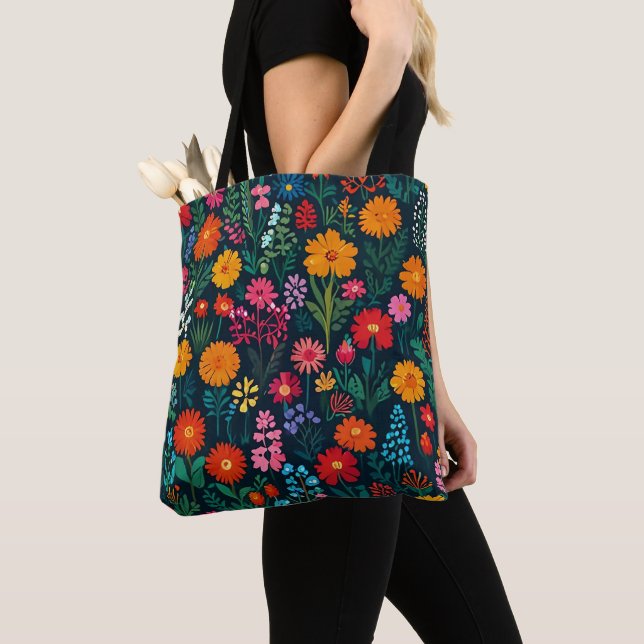 GARDEN FLOWERS TOTE BAG (Close Up)