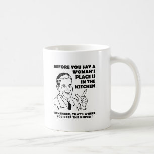 Garder les couteaux dans la cuisine drôle Mug