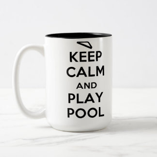 Gardez la tasse de café de piscine de calme et de