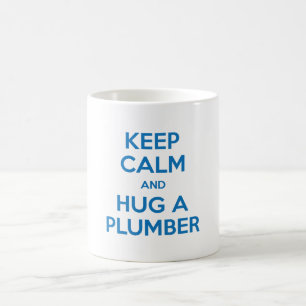 Gardez le calme et étreignez une tasse de plombie