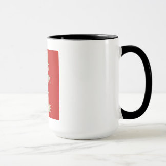 Gardez le calme et mangez la tasse de gâteau !