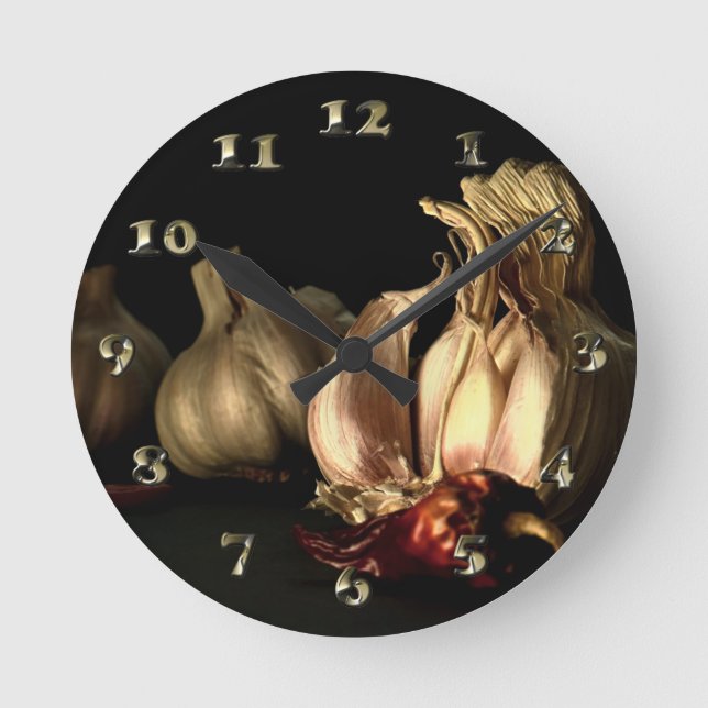 Garlic and Chili Pepper Spices Round Clock (Front)
