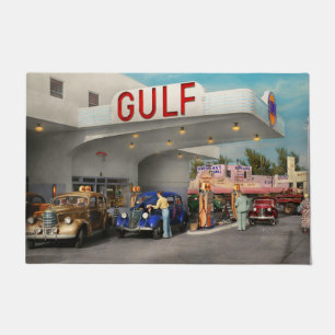 Gas Station - The great american road trip 1939 Doormat