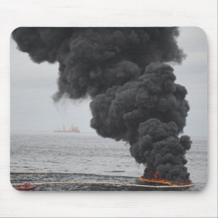 Gathered concentrated oil burns mouse pad