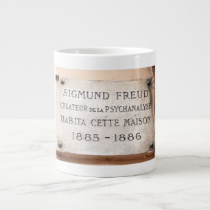 Géante Tasse de Sigmund Freud Paris Placque