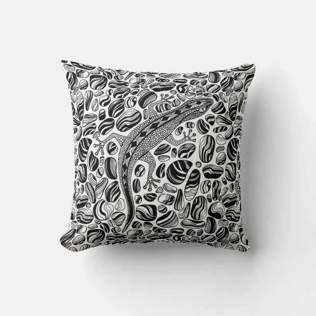 Gecko and pebbles throw pillow (Front)