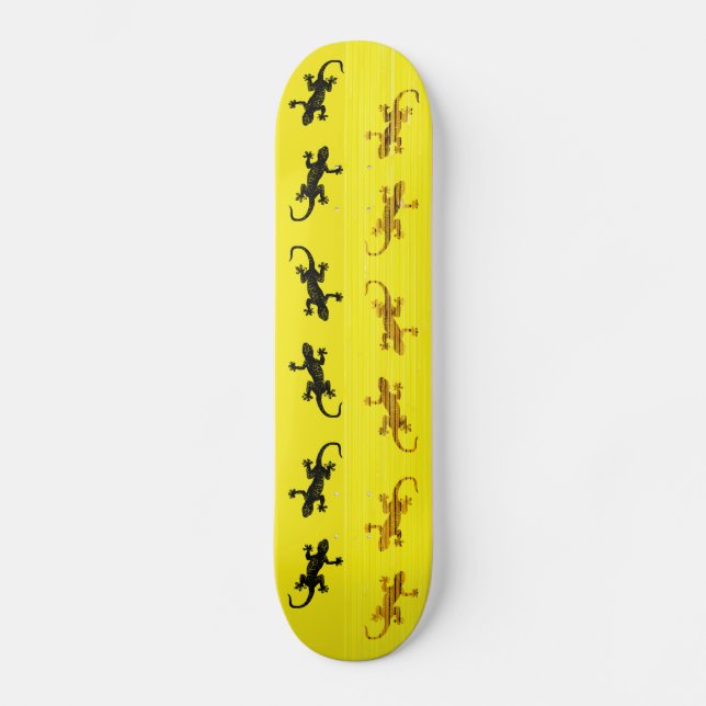 Geckos on Skateboard (Front)