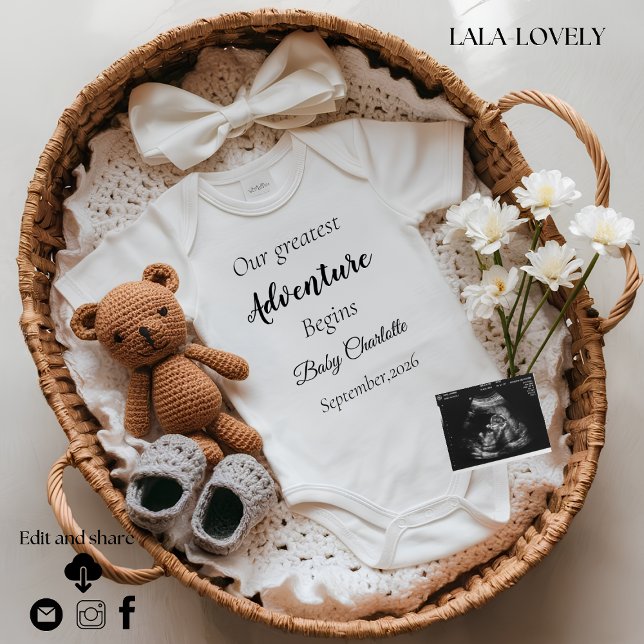  Gender Neutral Pregnancy Announcement card (Creator Uploaded)