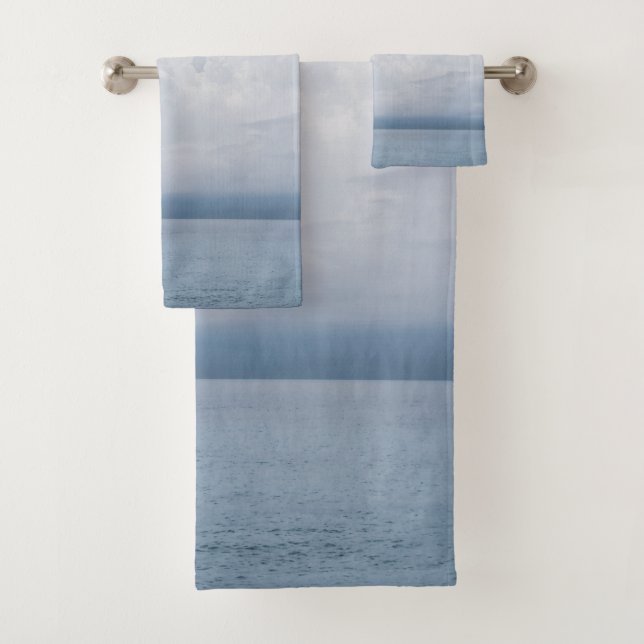 Gentle Cloudy Ocean Breeze 1 Bath Towel Set (Insitu)