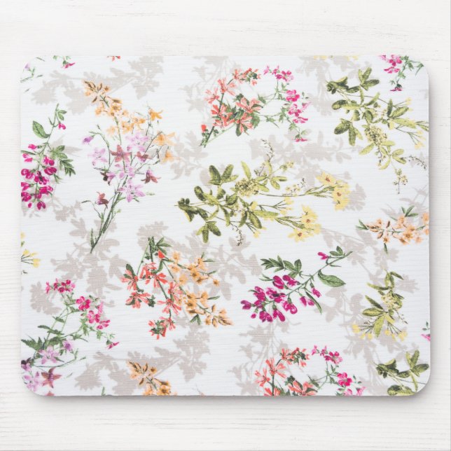 Gentle floral pattern mouse pad (Front)
