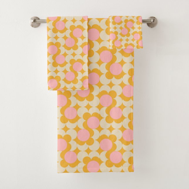 Geometric Circle Mid Century Flower Pattern Bath Towel Set (Insitu)