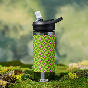 GEOMETRIC DESIGN. WATER BOTTLE