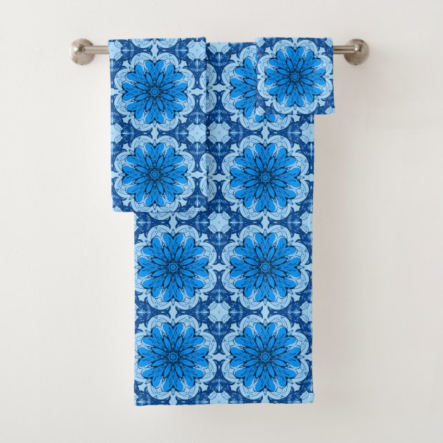 Geometric Flower Pattern in Cerulean & Light Blue Bath Towel Set (Insitu)