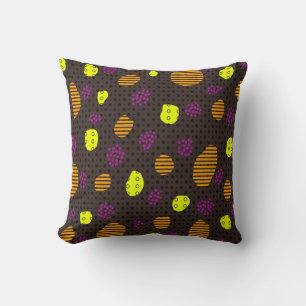 Geometric pattern throw pillow