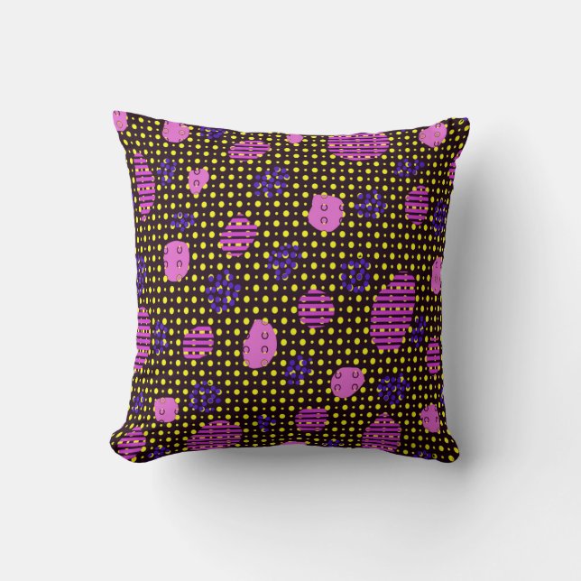 Geometric pattern throw pillow (Front)