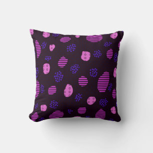 Geometric pattern throw pillow