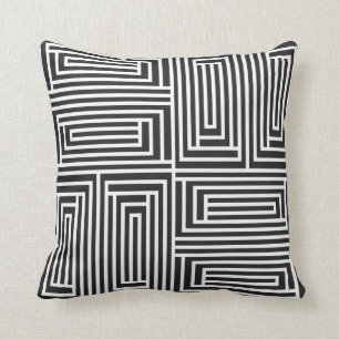GEOMETRIC PATTERN THROW PILLOW
