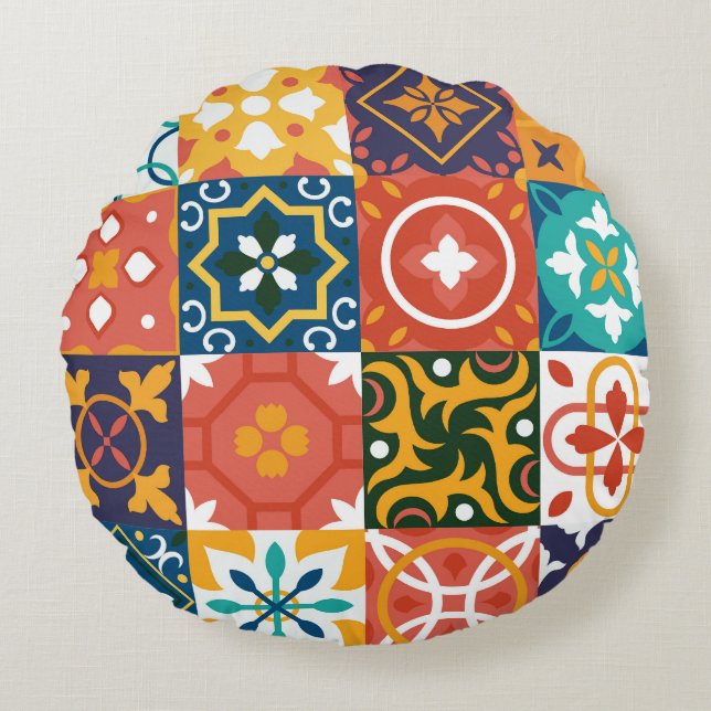 Geometric Vintage Tiles Ornate Pattern Round Pillow (Front)