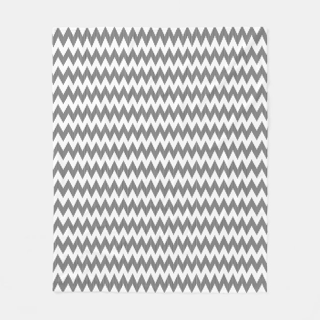 Geometric zigzag pattern fleece blanket (Front)