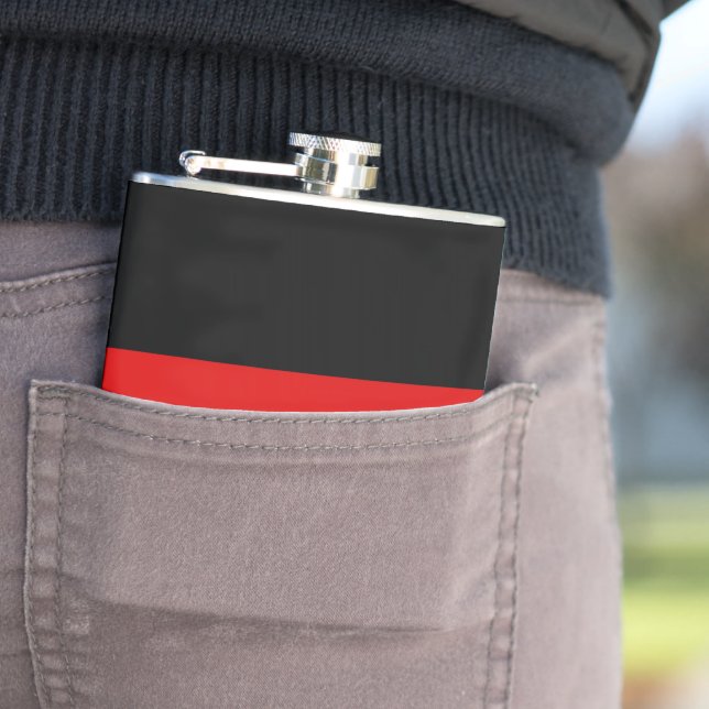 German flag hip flask (In Situ)