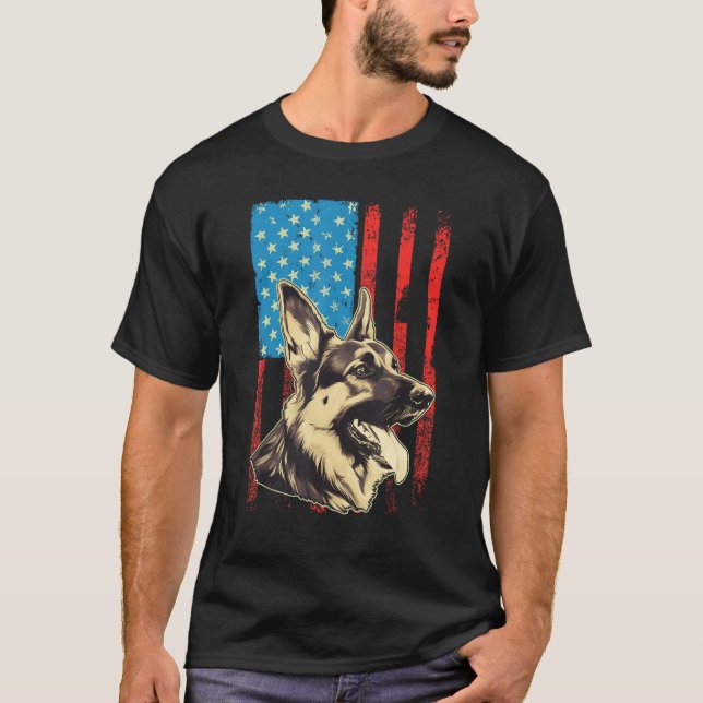 German Shepherd USA American Flag 4th of July Grun T-Shirt (Front)