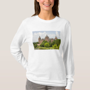 Germany, Bavaria, Bayern, Aschaffenburg. Schloss T-Shirt