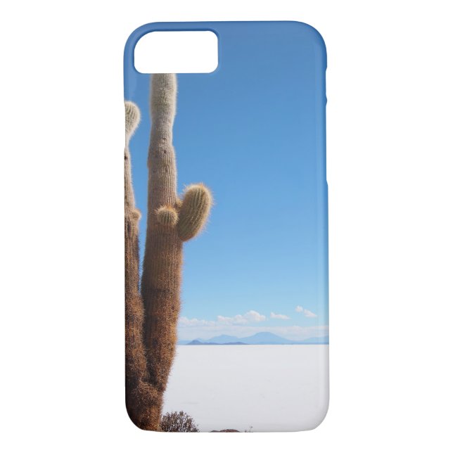 Giant cactus on the Salar de Uyuni iphone 7 case (Back)