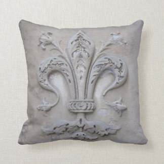 Giglio Throw Pillow