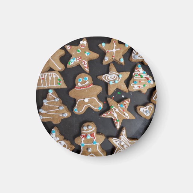 Gingerbread Men Cookies Round Magnet (Front)